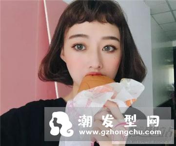 女学生短发烫发波波头 发尾制造内扣潮流显瘦少不了