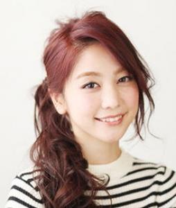 女生长发发型简单扎法图解 扎起头发来时尚又好看美美哒