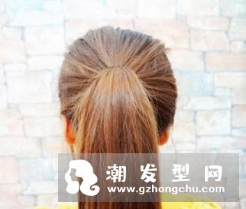 居家发型的简便梳法 半丸子头还是苹果头
