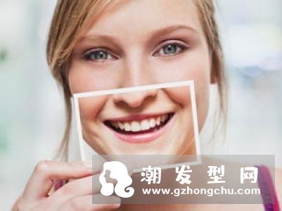 颈纹深的女人命好吗 和睡姿有关系吗