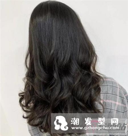 女生烫什么发型好看 烫一半显瘦温柔不落伍