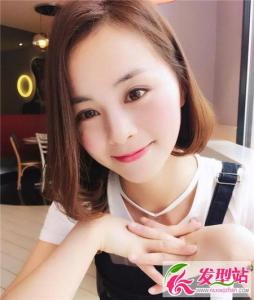 内扣烫波波头 大脸显瘦秘诀