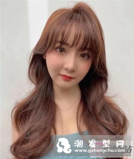 今年流行烫发出炉 “减龄烫”显瘦减龄两不误