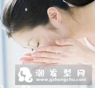 冬天皮肤像鱼鳞一样是什么原因 洗脸后脸上有白皮怎么回事