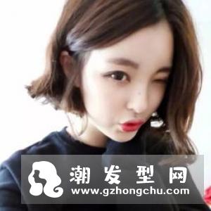 外翻波波头短发 减龄时髦又俏皮