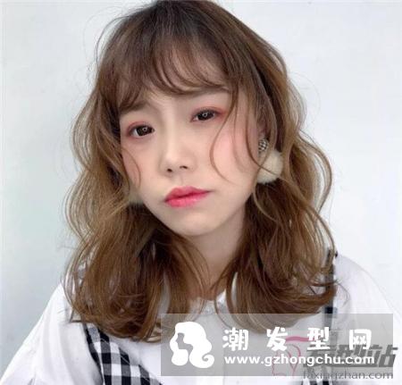 今年流行烫发出炉 “减龄烫”显瘦减龄两不误