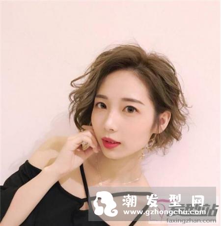 短发空气烫发型 慵懒风也有浓郁女人味