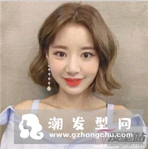 外翻波波头短发 减龄时髦又俏皮