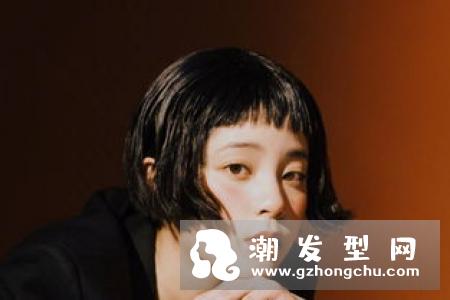 如何卷出羊毛卷刘海 什么是羊毛卷