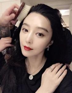 女生可爱扎发发型 活泼减龄少女感满分