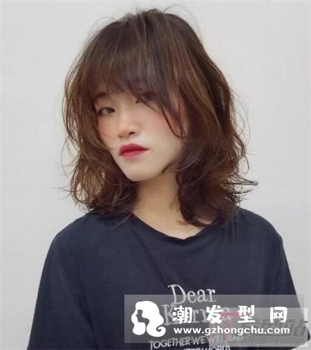“全头烫”2020正流行 款款让你美上一整年