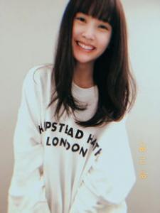穿校服扎什么发型 甜美大方展现青春魅力