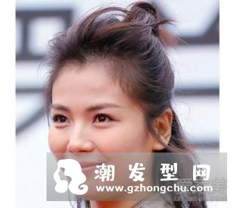 林心如花苞头发型图片 辣妈很年轻
