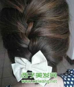 长发女生拳击辫编法 这样扎个性时尚回头率高