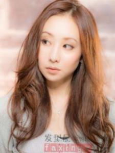 螺旋卷烫发发型 优雅迷人女神范