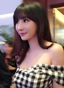 一字领衣服配什么发型 张天爱唐嫣陈乔恩来示范