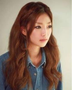 女生刘海编发发型 优雅甜美做个元气女孩