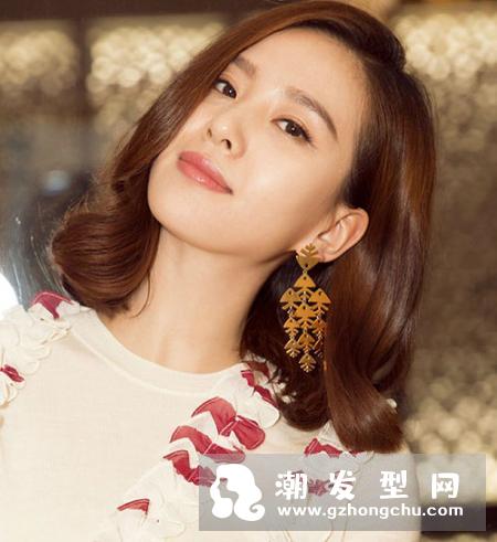 短发发尾烫哪种好看 S型外翘发尾年轻又时尚