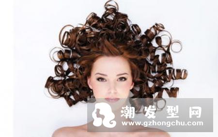 适合齐肩发女生的烫发发型 女生烫个发最时髦最亮眼