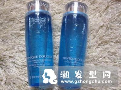 the ginza化妆水粉水和蓝水哪个好 有什么区别