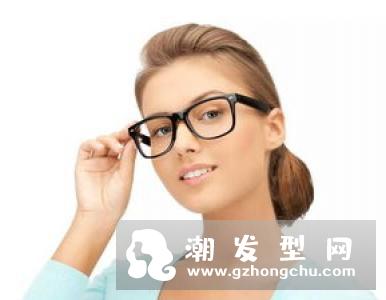 打篮球能戴隐形眼镜吗 有什么坏处