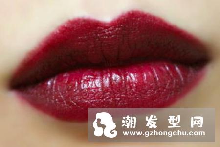 姨妈色口红适合什么肤色 搭配什么妆容好看