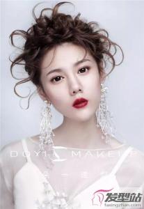 森系抽丝新娘发型 甜美迷人走红朋友圈