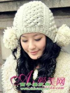 长头发戴帽子漂亮扎发 这样绑选对帽子还能提升女人味
