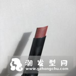 妙巴黎唇釉19号是什么颜色 试色是怎么样的