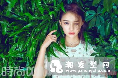 发量多怎么扎头发 蓬松时尚少女感满屏