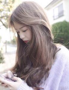 玉米烫发型图片中长发 烫出动感个性美很适合头发少女生