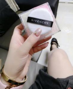 纪梵希四色散粉色号怎么选 真假怎么辨别