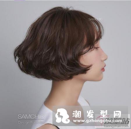 2020年最新发型Style攻略！充满复古感的蓬松烫，浪漫却不厚重的无敌美波浪