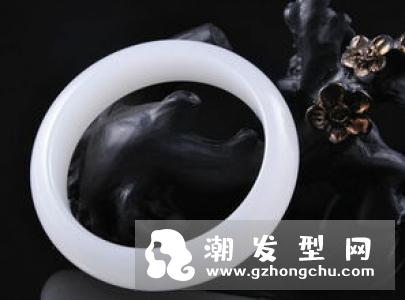 YSL羽毛气垫真假辨别对比图 气垫干了加什么可以用