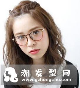 及眼刘海怎么卷好看 用黑色小发夹固定