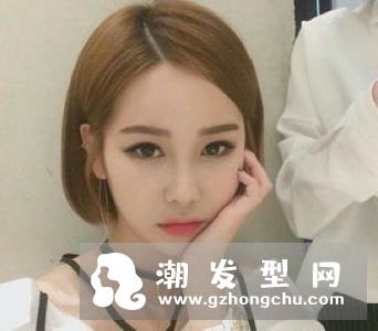 中分直发波波染发 靛色VS浅金色