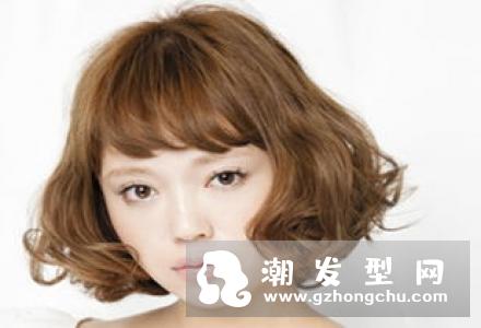 女生纹理烫短发发型 蓬松饱满发量少女生首选