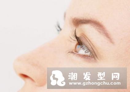 痘痘挤出来的白色东西是什么 挤破了出血怎么办
