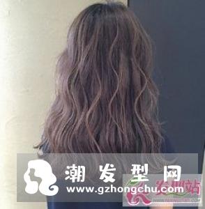 大卷烫头发图片 金色挑染很时尚