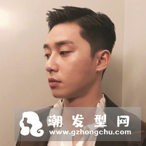2017年男生流行发型 两边铲不同发型介绍