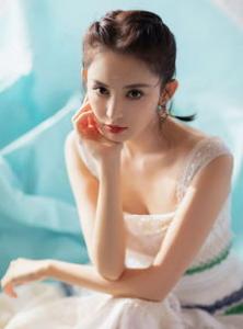 古力娜扎短发发型叫什么 同款露耳短发头发图片