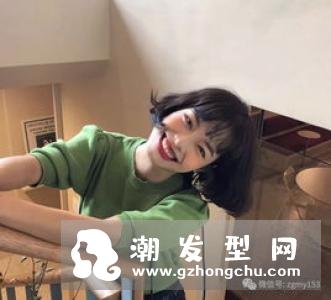 女学生校园流行这款短发 眉上刘海波波甜美加分