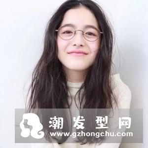 刘仁娜马尾的扎法图解 鬼怪金善把鬓角收到耳后