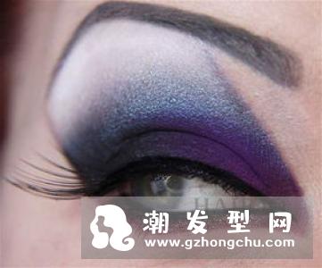圣诞主题眉毛怎么化教程 同款图片介绍