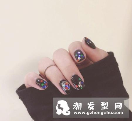 春节回家弄什么美甲最好看 红色的好喜庆