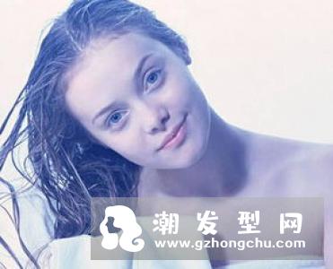 女生额头两侧头发秃了怎么办 两招技巧让秃秃的那块消失！