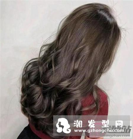女生烫什么发型好看 烫一半显瘦温柔不落伍