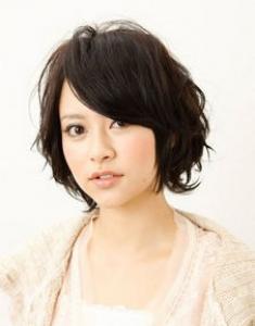 最新女神短烫发设计 蓬松感空气烫很流行