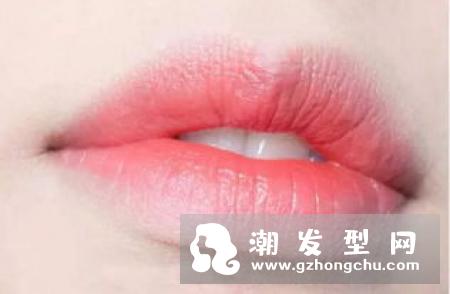 涂完口红涂什么不掉色 各种小窍门来袭