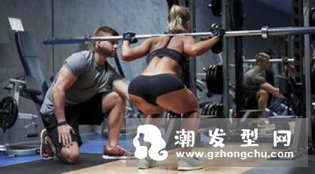 面壁深蹲怎么做 一次做多少个及多长时间